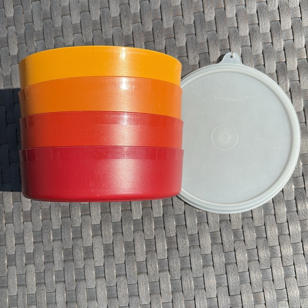 VTG Tupperware 4 Big Wonders Bowls & 1 Lid # 1405 Fall Colors Red Orange Yellow